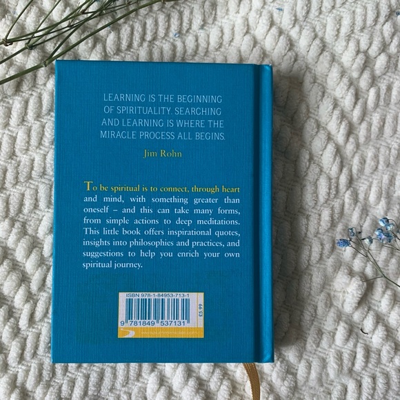 ♡ SOLD!! Urban Outfitters The Little Book Of Spiritually NWOT - Picture 2 of 6